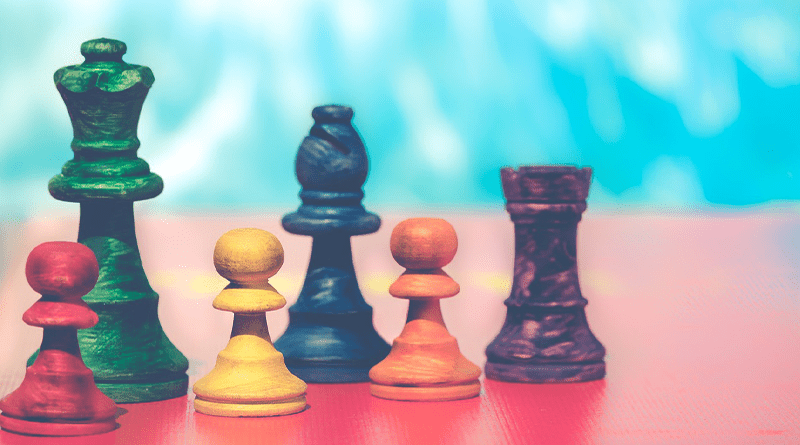 https://pixabay.com/cs/photos/šachy-desková-hra-strategie-hračky-3467512/
